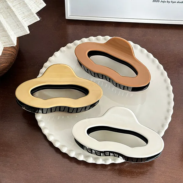 Cloud-shaped acetate hair clip